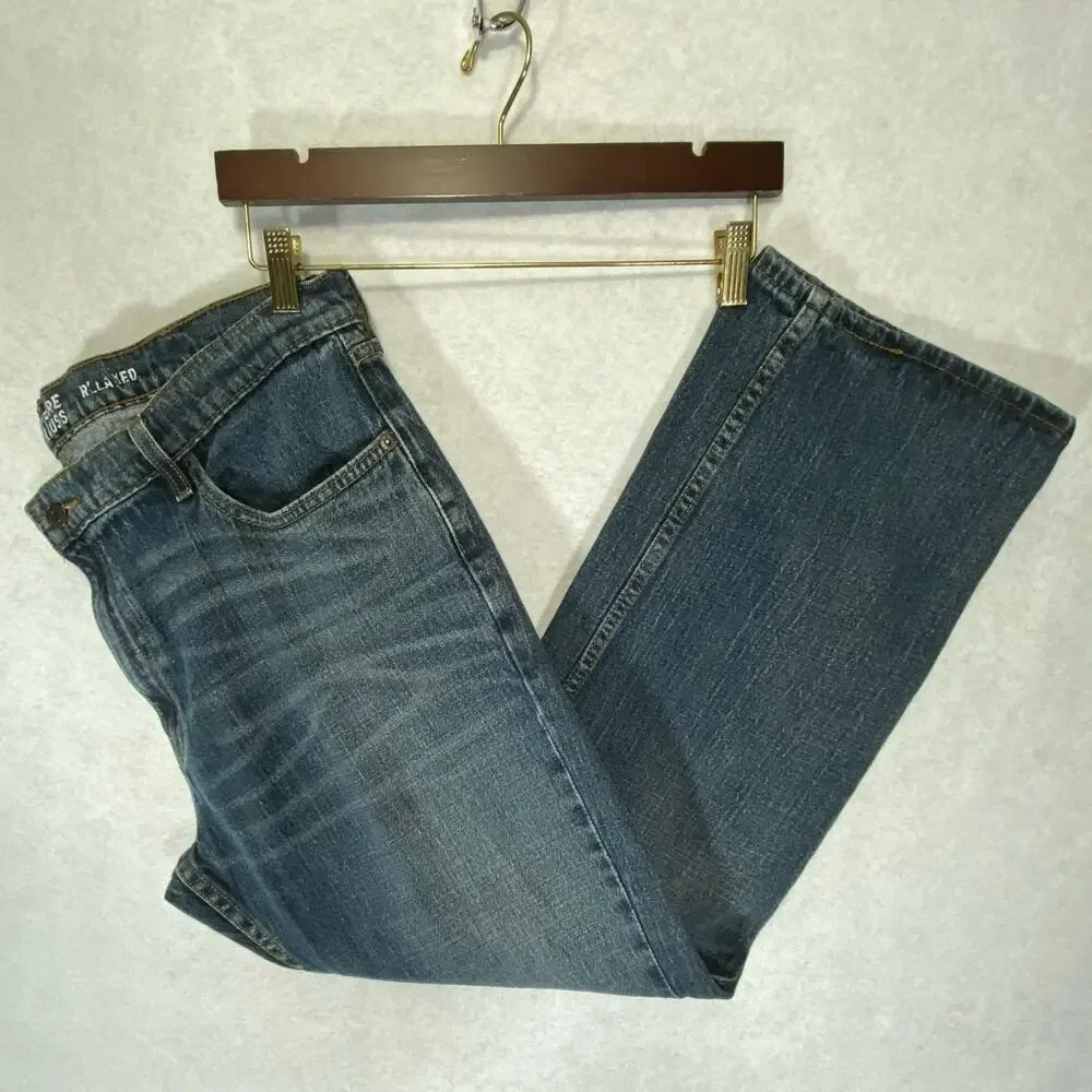LEVIS Signature Series “RelaxedFit”  Mens Jeans Size 40 x 32